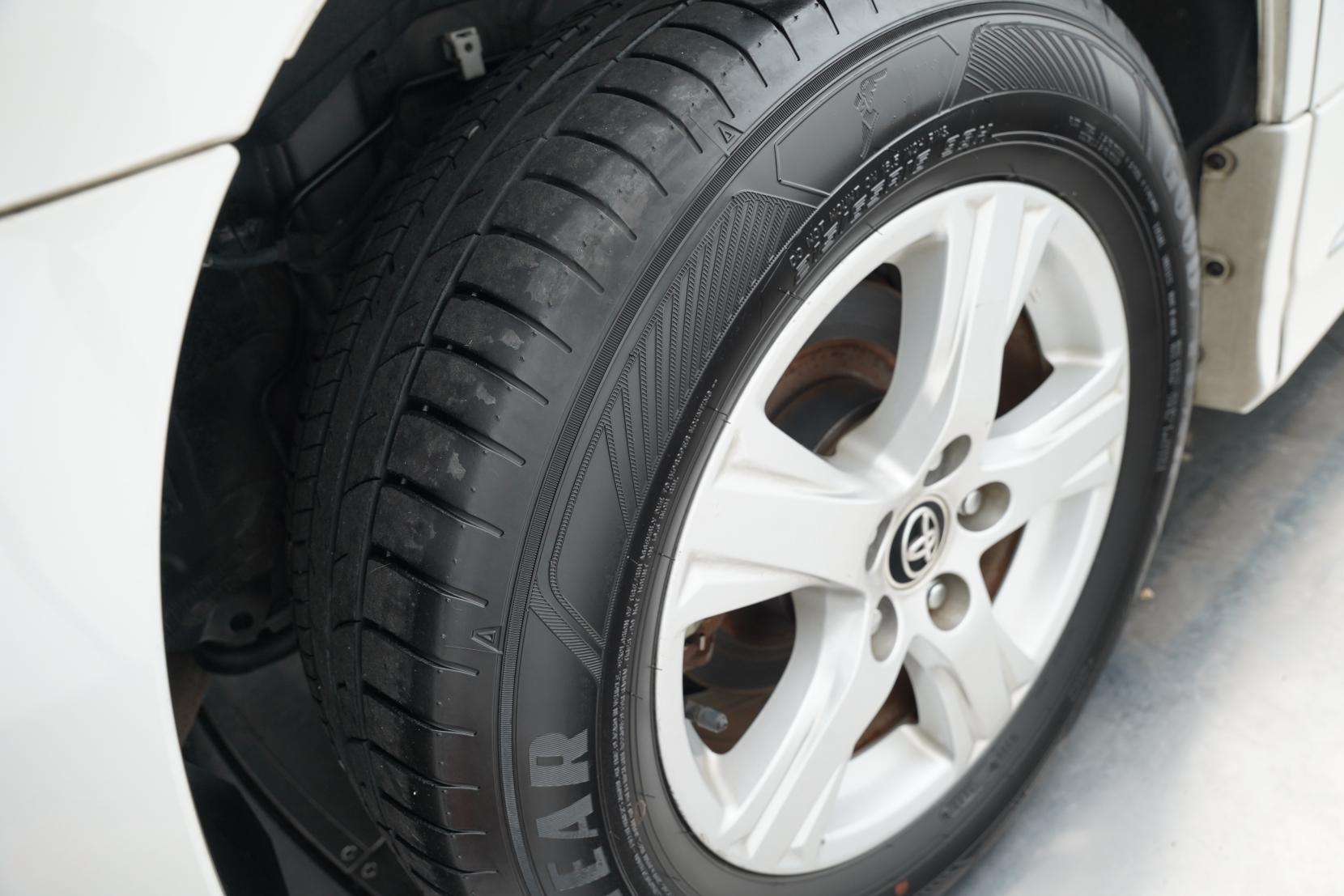 Toyota Alphard 2.5 HYBRID X 4WD