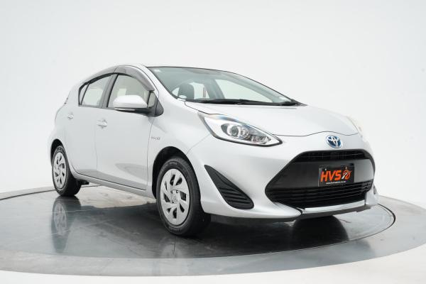 Toyota Aqua 1.5 Hybrid L