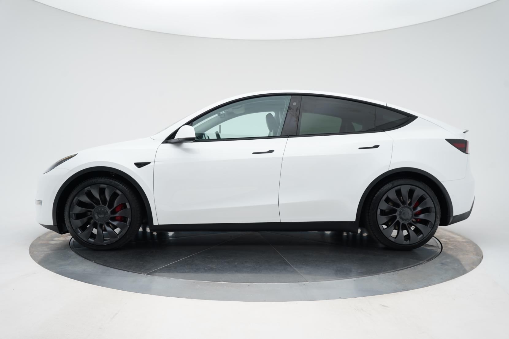 Tesla Model Y PERFORMANCE 79KWH/EV Performance AWD