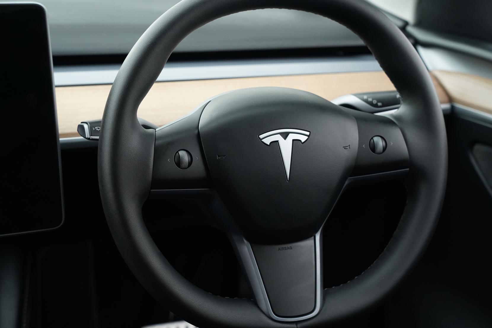 Tesla Model Y PERFORMANCE 79KWH/EV Performance AWD