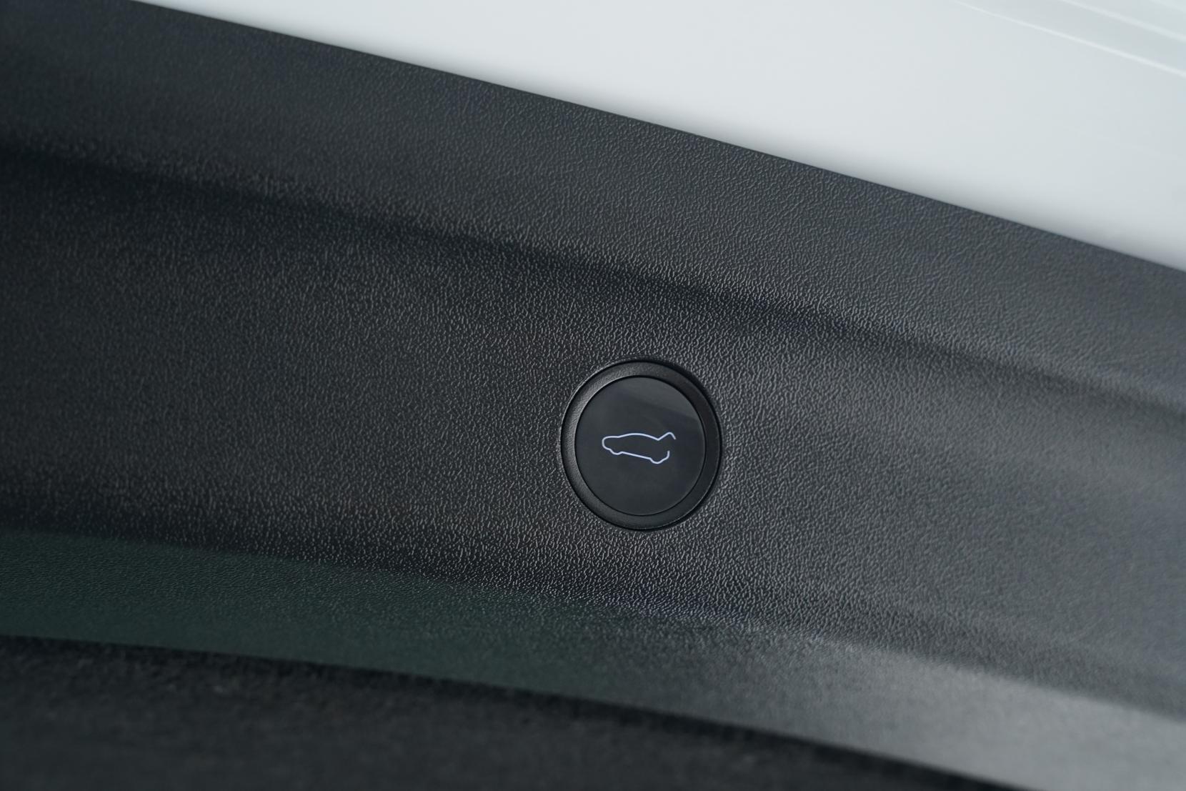 Tesla Model Y PERFORMANCE 79KWH/EV Performance AWD