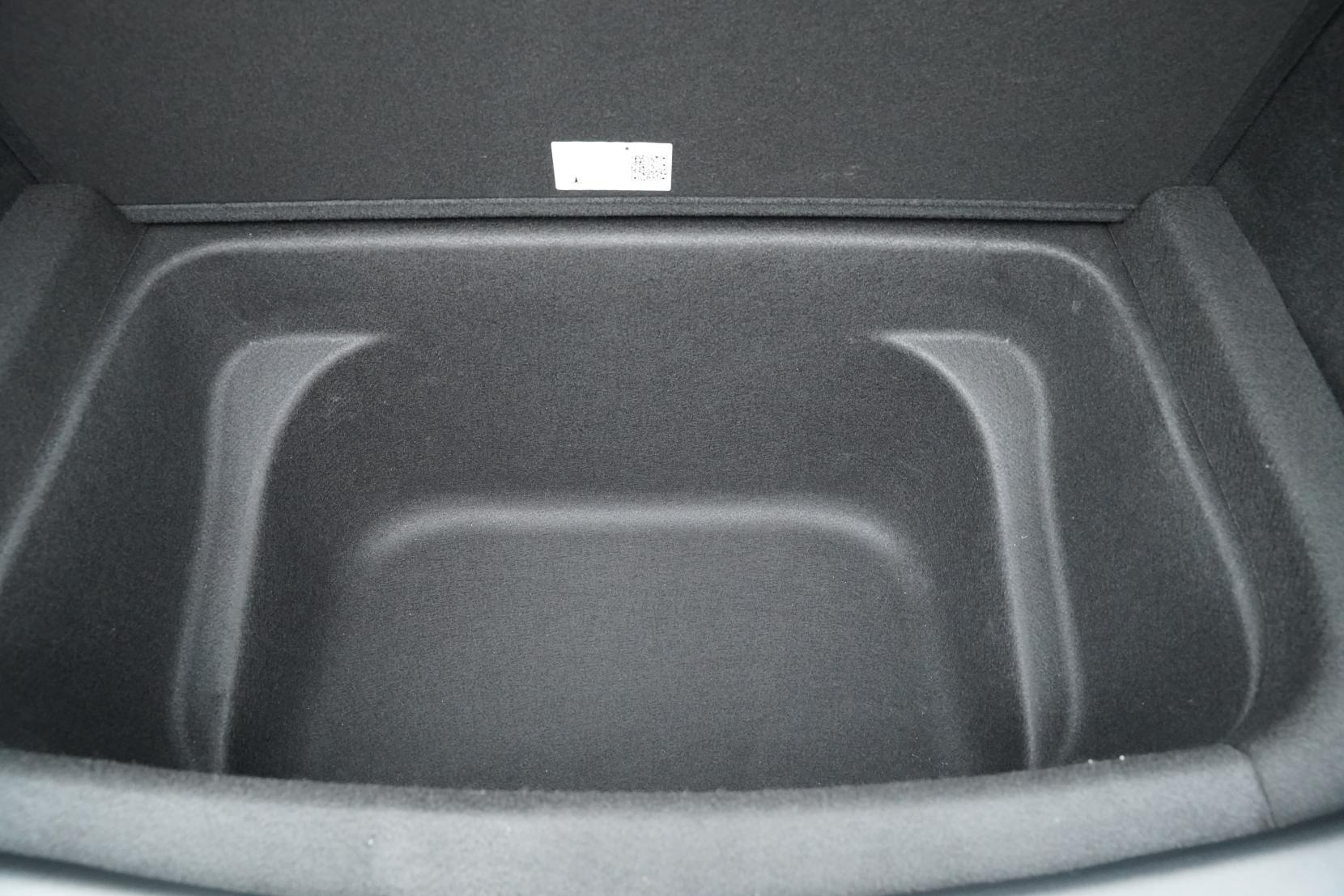 Tesla Model Y PERFORMANCE 79KWH/EV Performance AWD