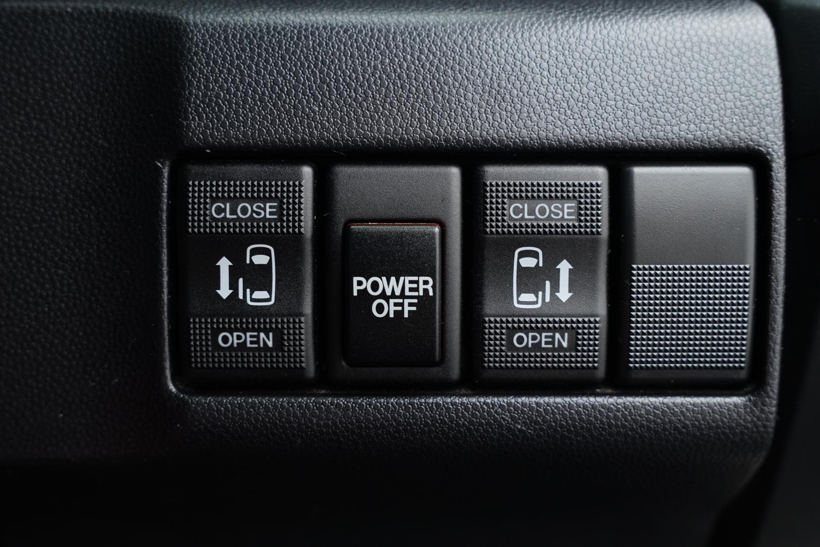 Mazda Premacy 2.0 20S- SKYACTIVE