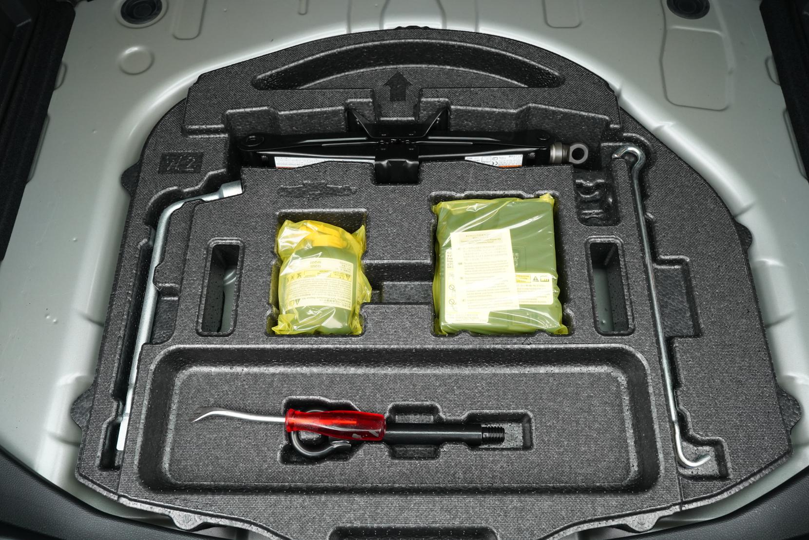 Toyota Corolla Touring Hybrid G-X