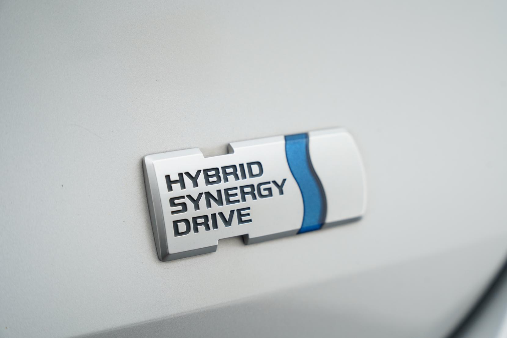 Toyota Corolla Touring Hybrid G-X