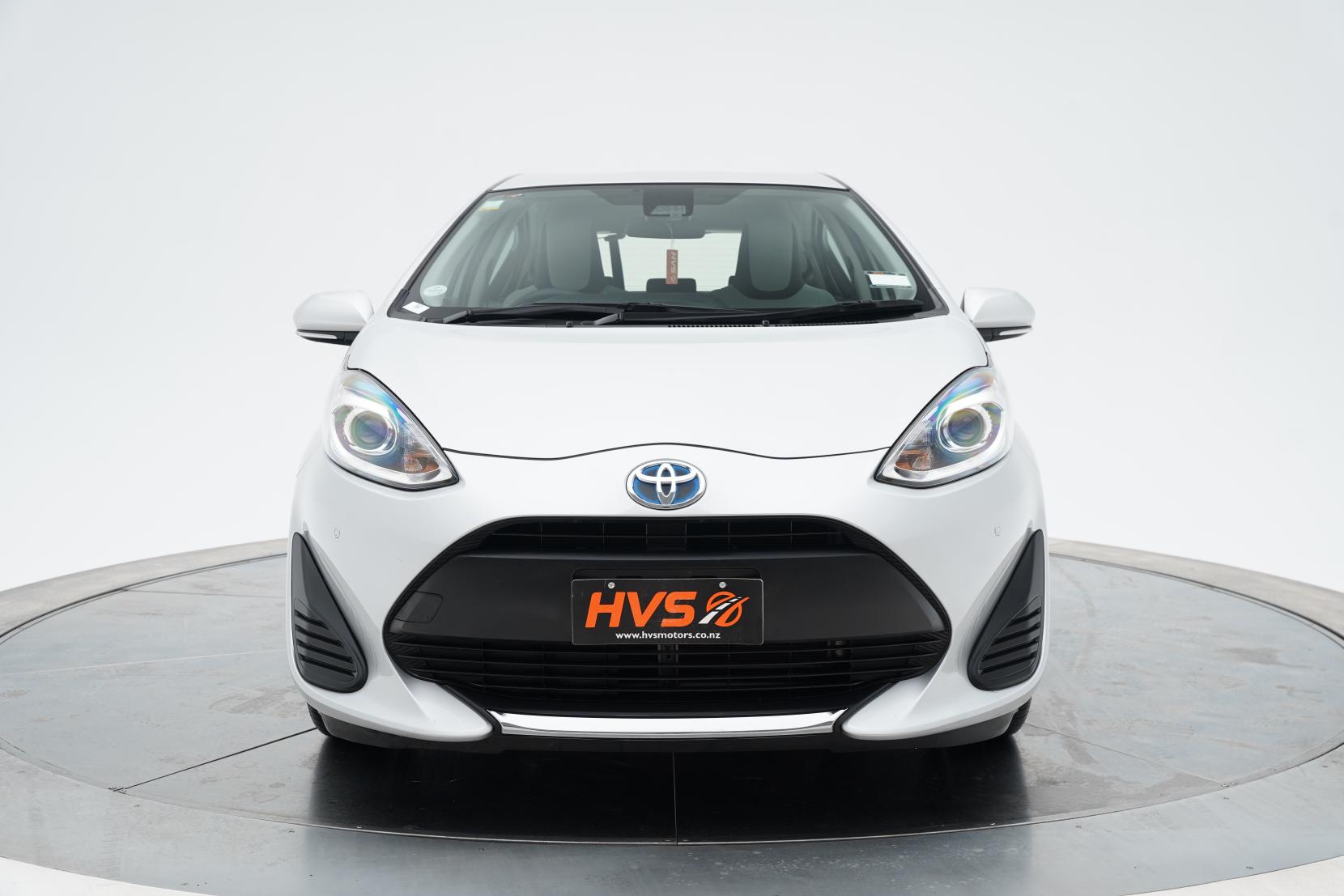 Toyota Aqua 1.5 Hybrid L