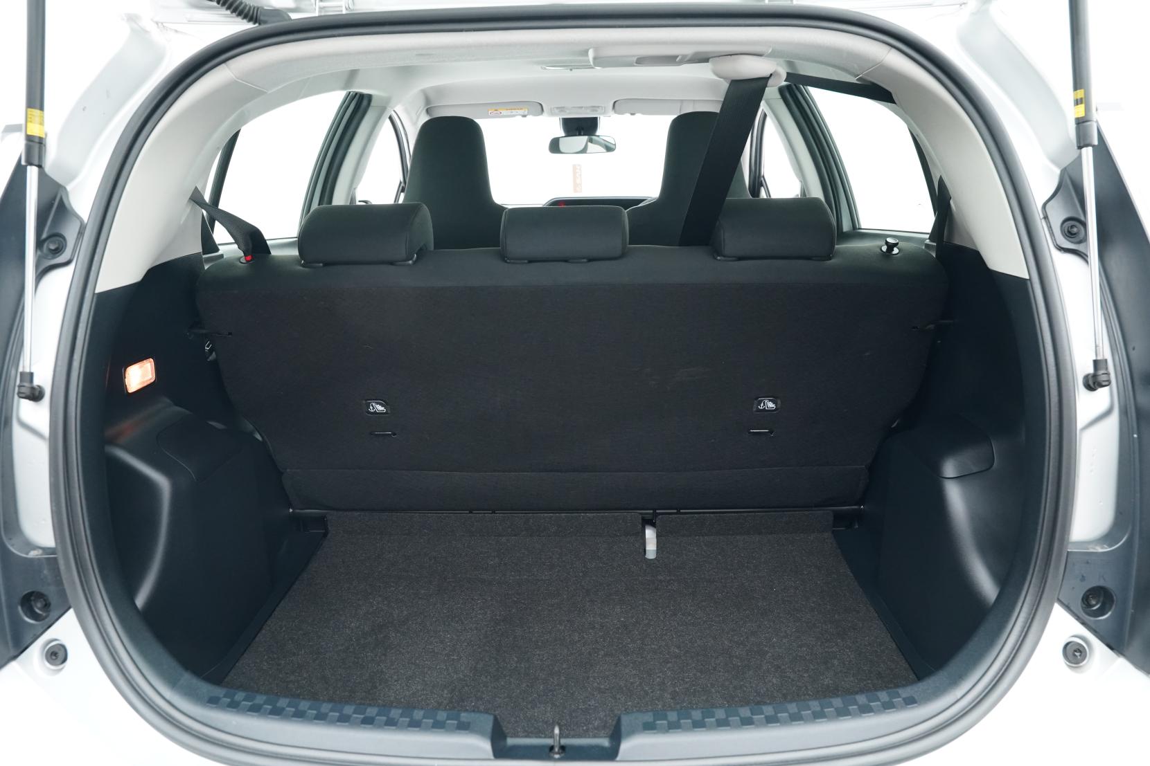 Toyota Aqua 1.5 Hybrid L