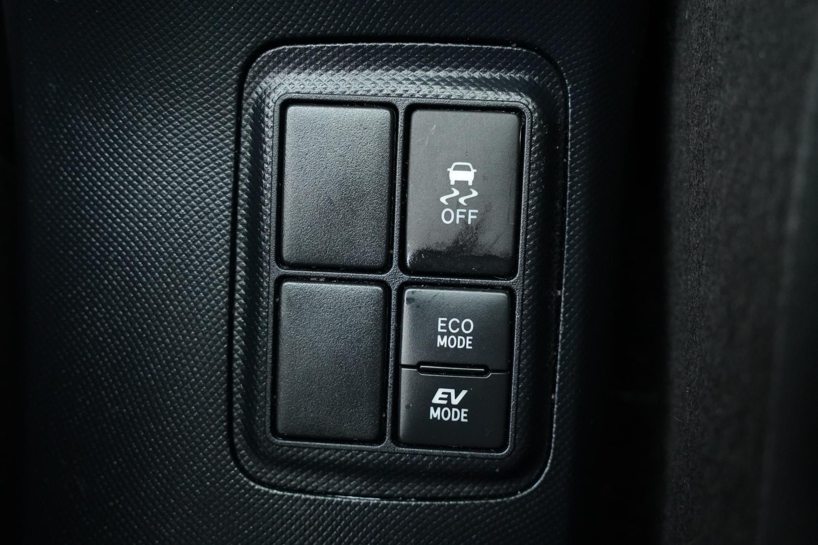 Toyota Aqua 1.5 Hybrid L