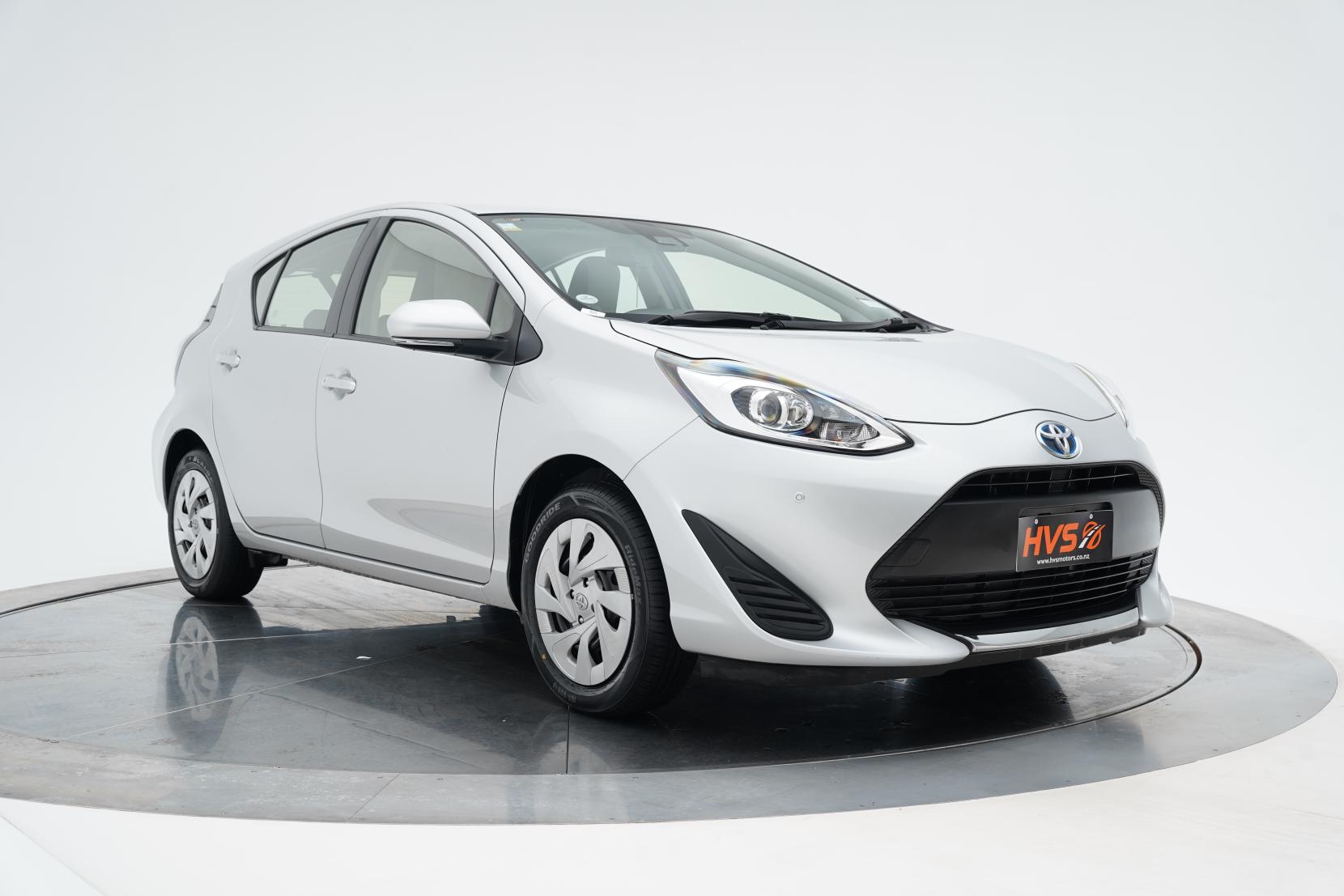 Toyota Aqua 1.5 Hybrid L