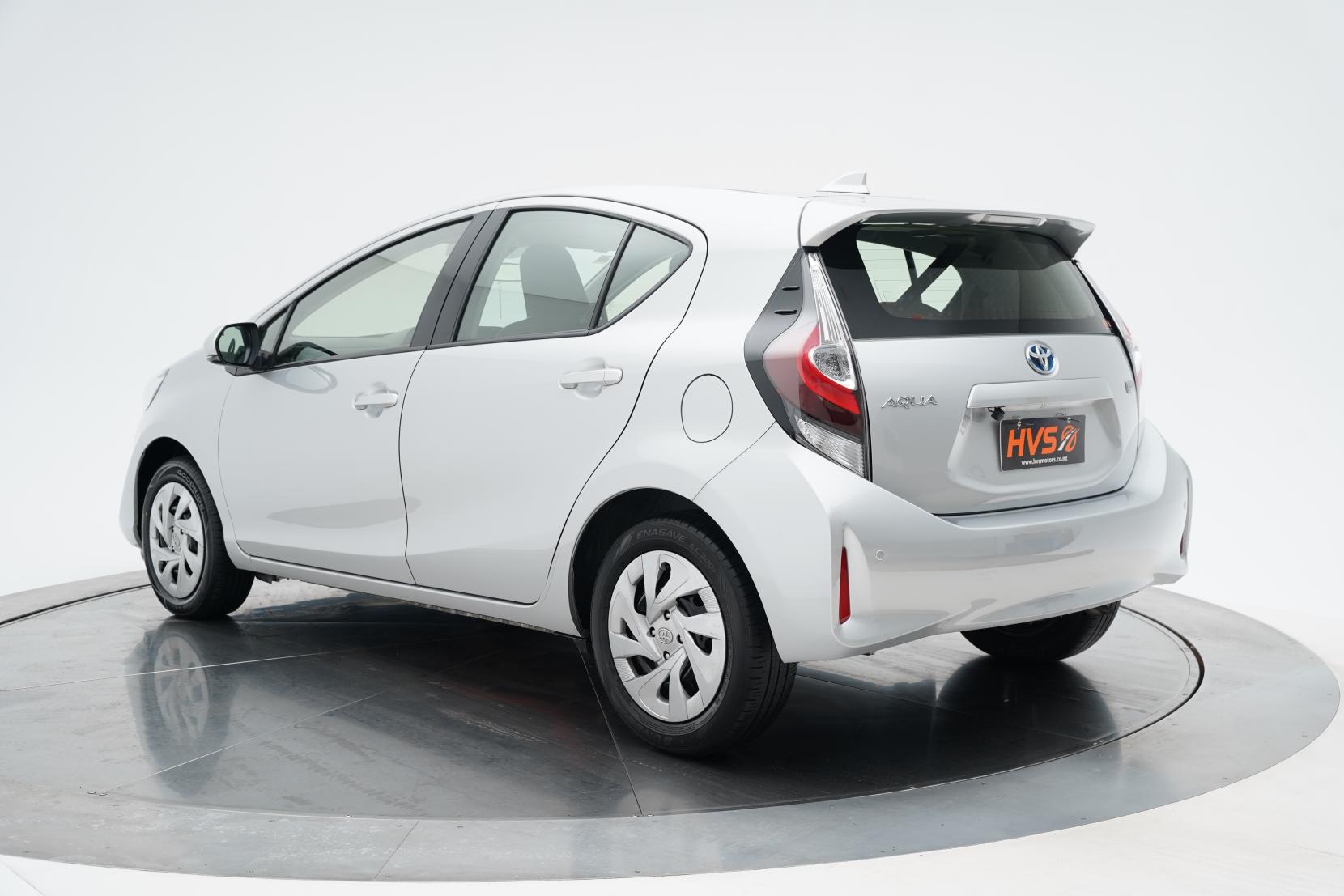 Toyota Aqua 1.5 Hybrid L