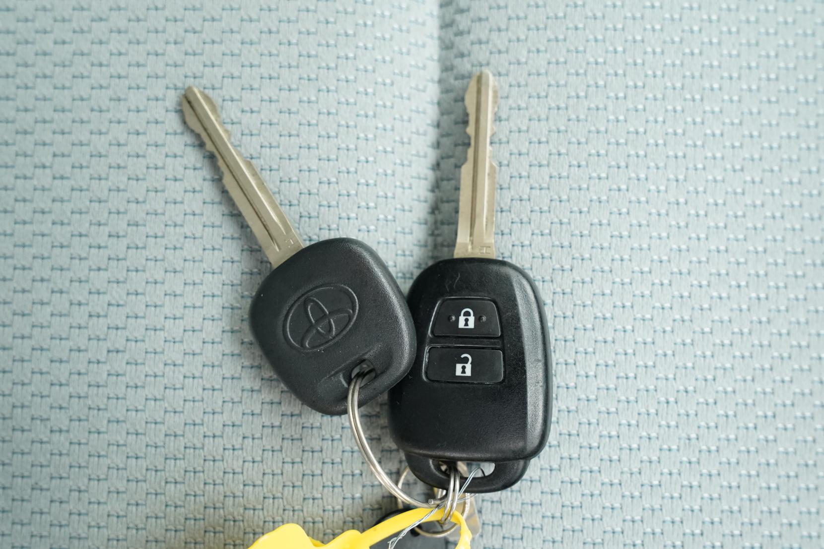 Toyota Aqua 1.5 Hybrid L