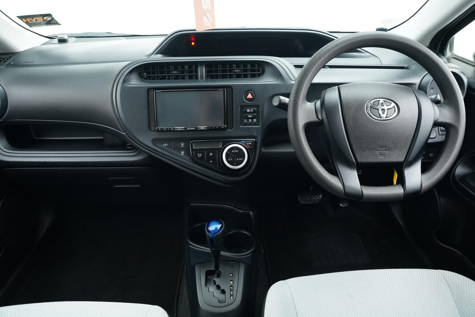 Toyota Aqua 1.5 Hybrid L