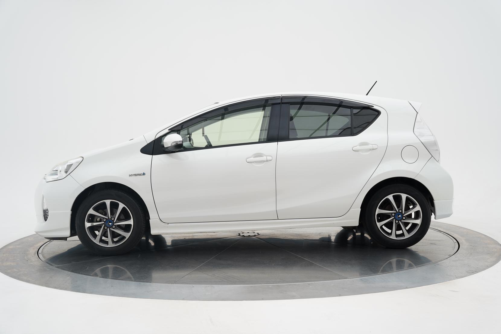 Toyota Aqua 1.5 S Push Start