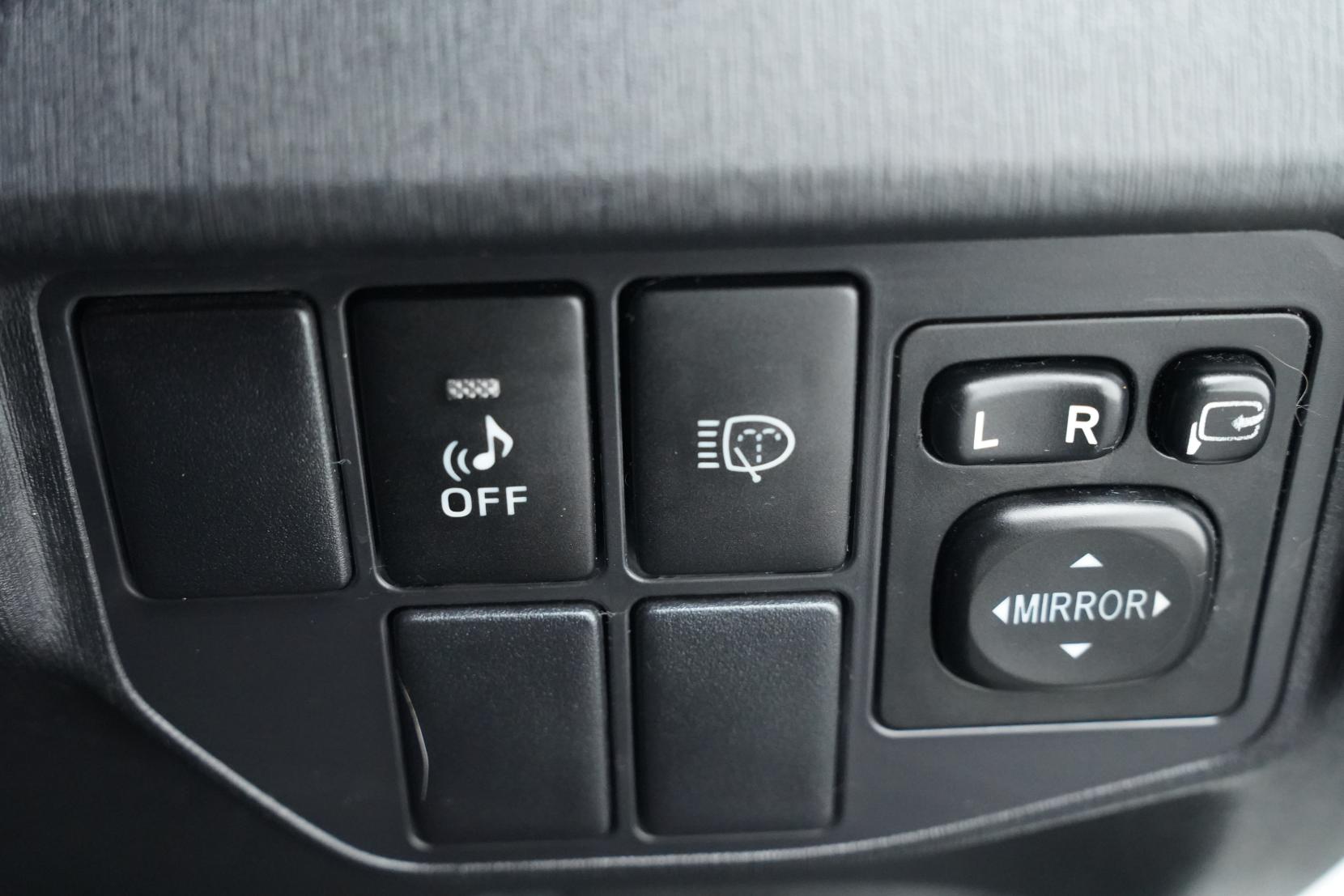 Toyota Prius 1.8 Hybrid S Touring Selection