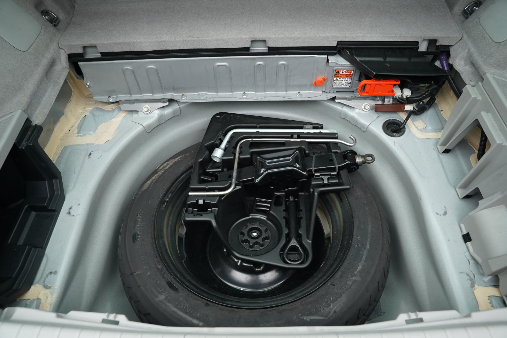 Toyota Prius 1.8 Hybrid S Touring Selection