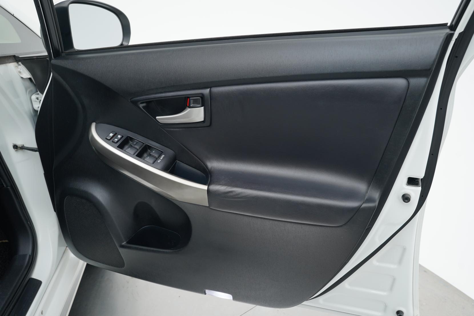 Toyota Prius 1.8 Hybrid S Touring Selection