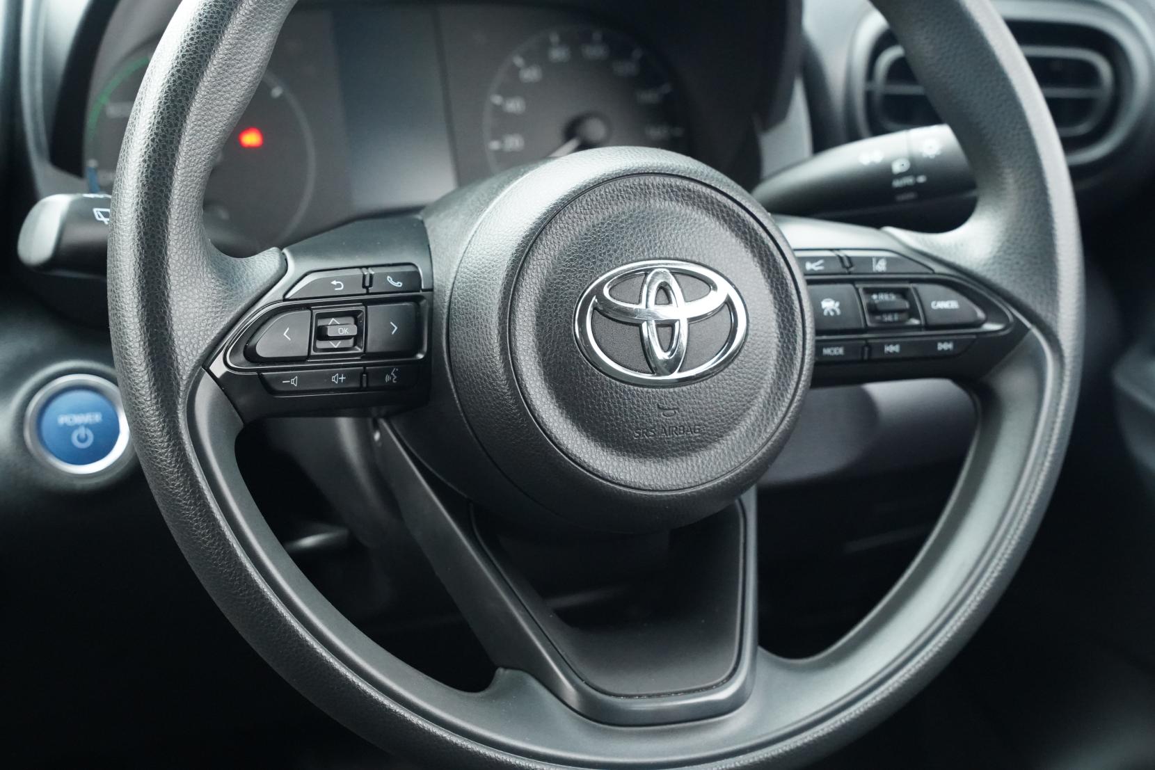 Toyota Yaris 1.5 Hybrid X