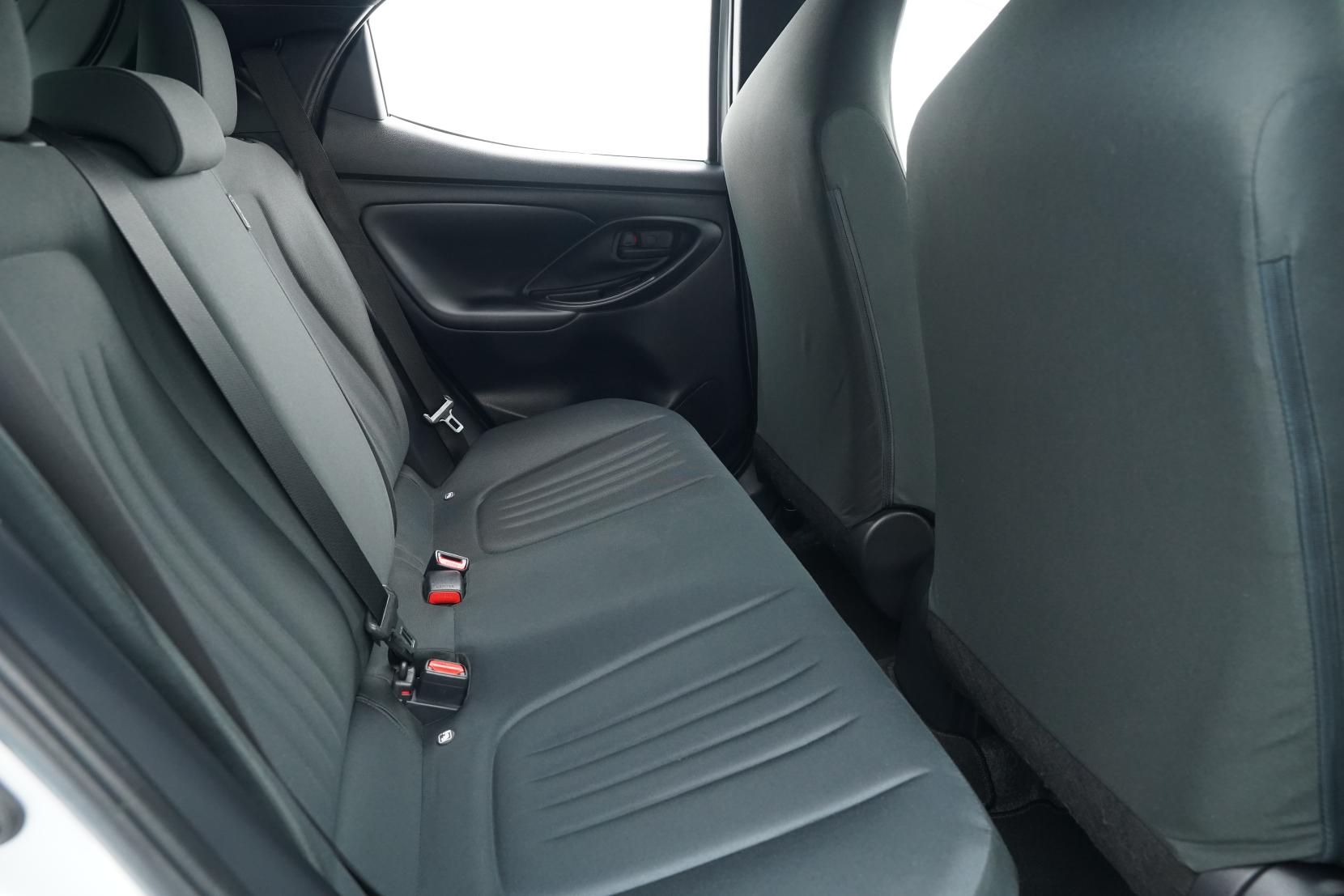 Toyota Yaris 1.5 Hybrid X