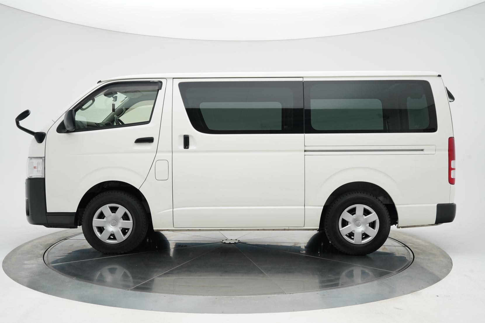 Toyota Hiace 2.0 DX 2.0L 5 Door