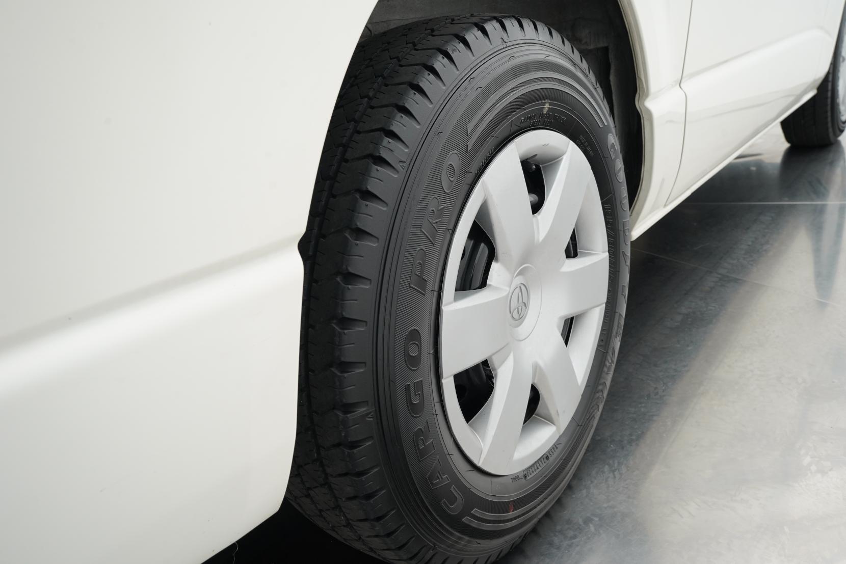 Toyota Hiace 2.0 DX 2.0L 5 Door