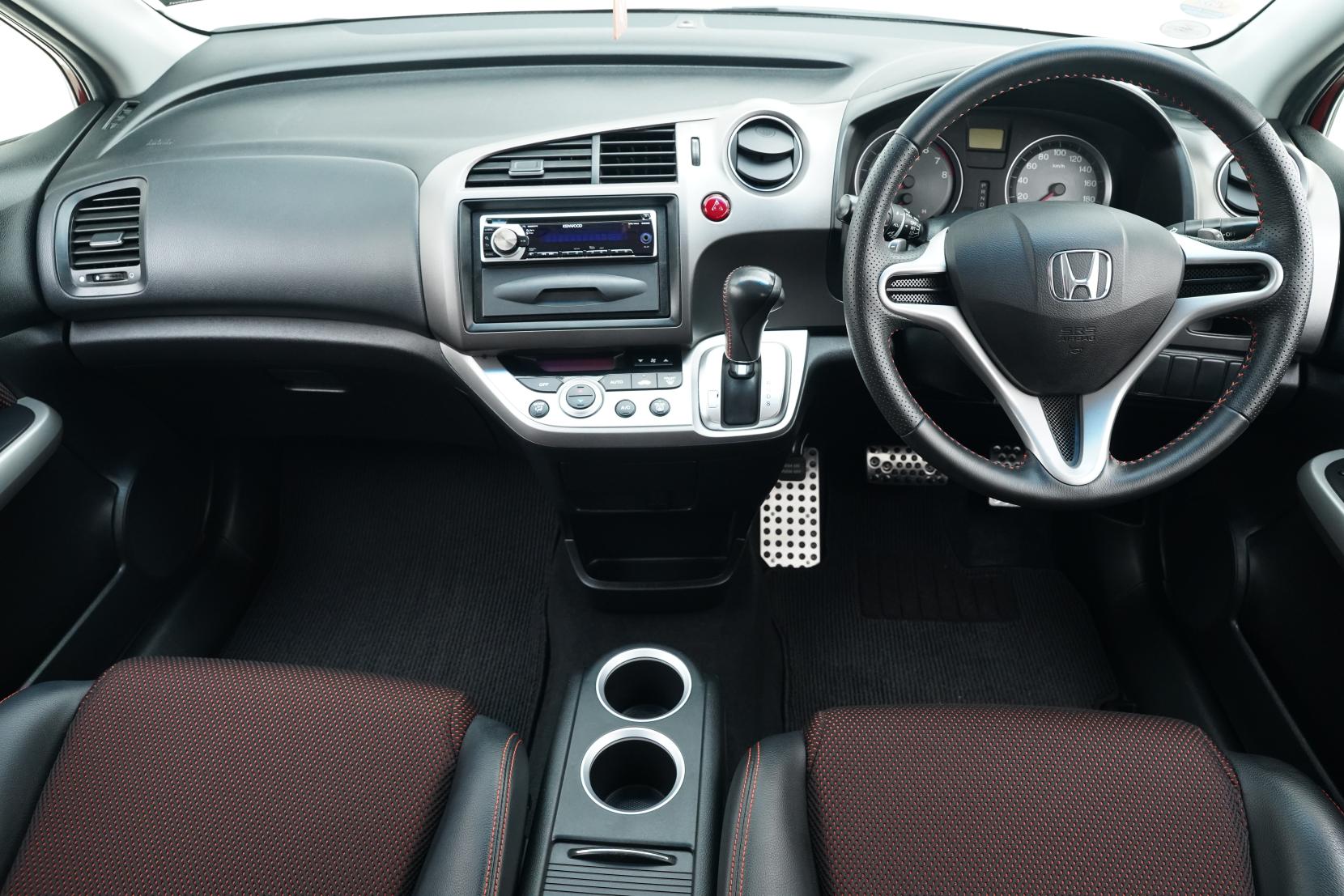 Honda Stream 2.0 RSZ 6 Seater