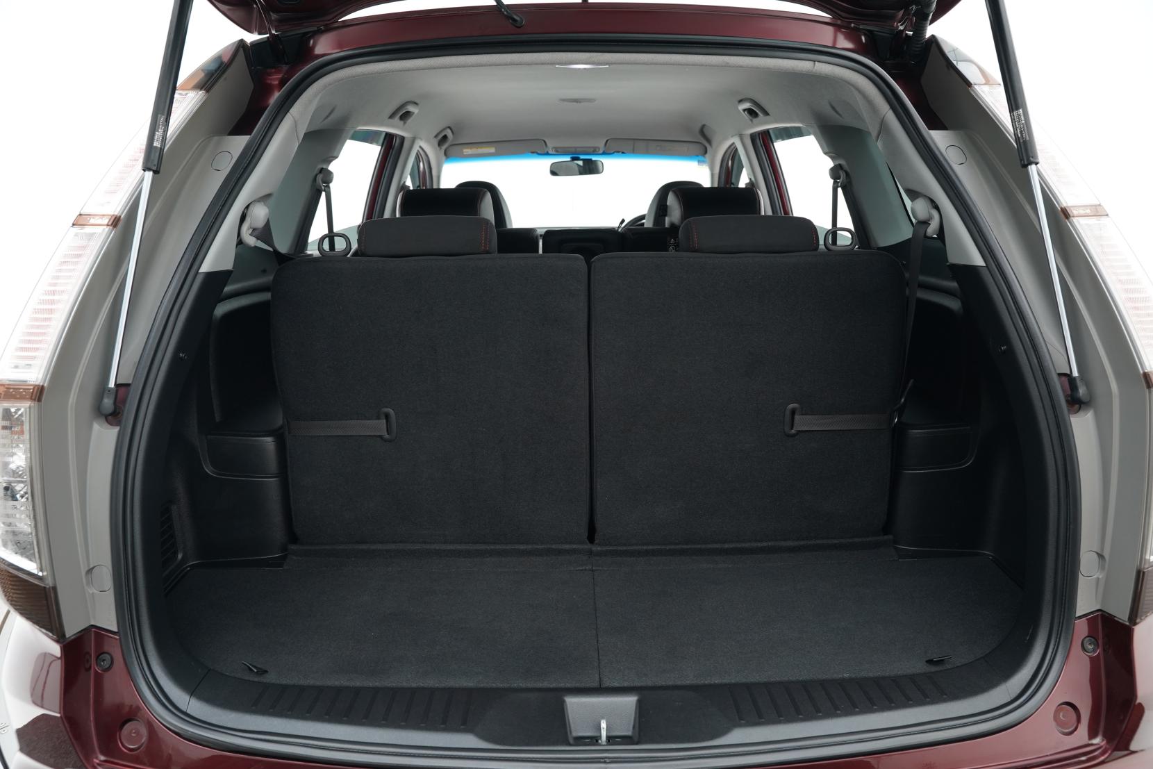 Honda Stream 2.0 RSZ 6 Seater