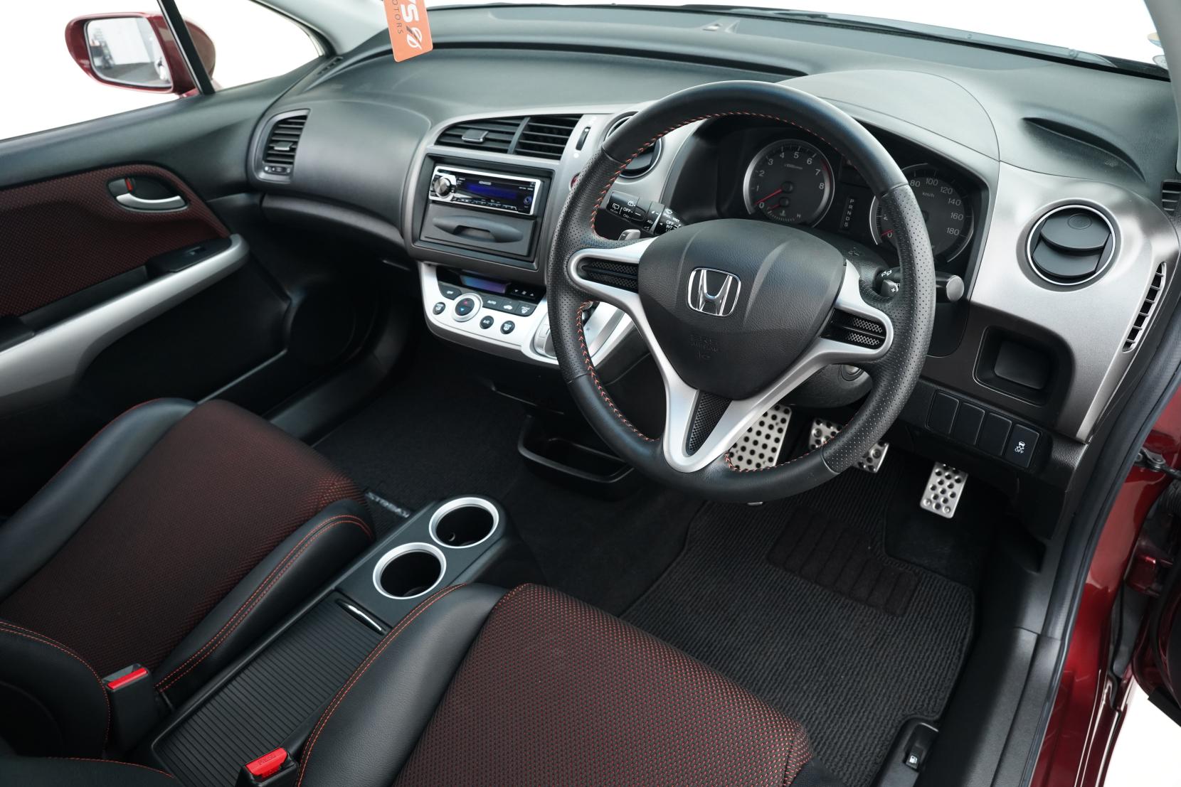 Honda Stream 2.0 RSZ 6 Seater