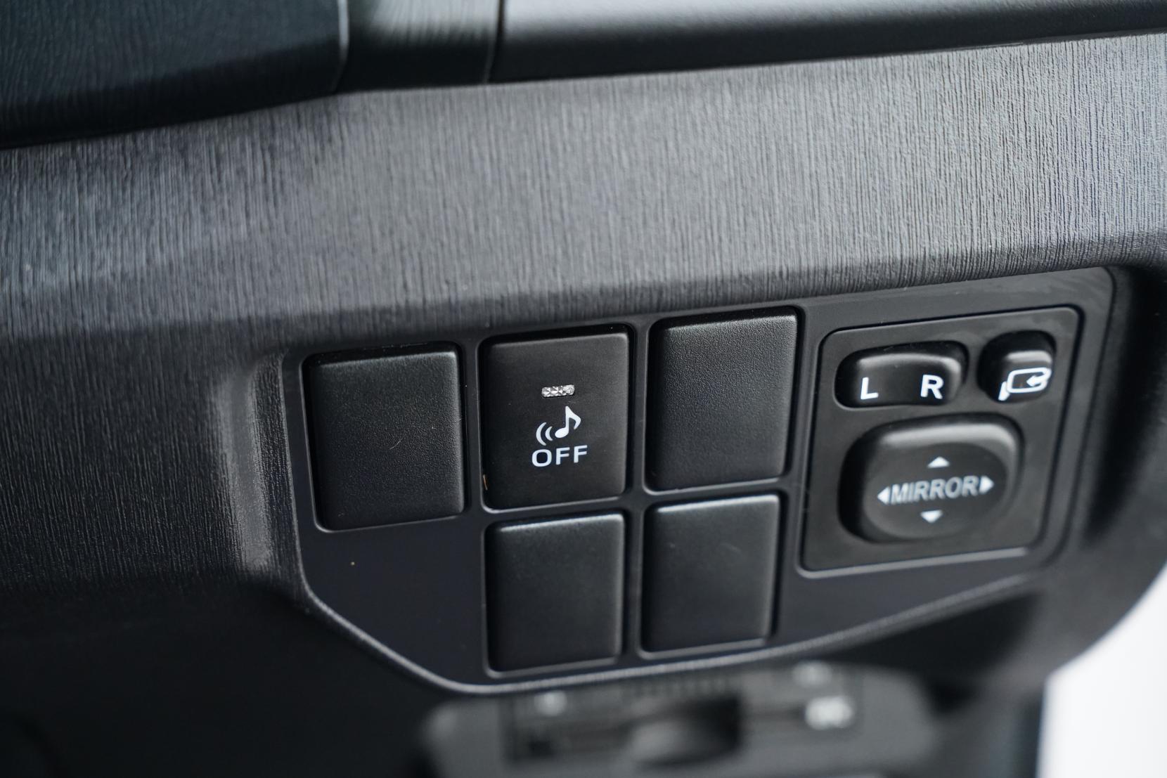 Toyota Prius 1.8 Hybrid S