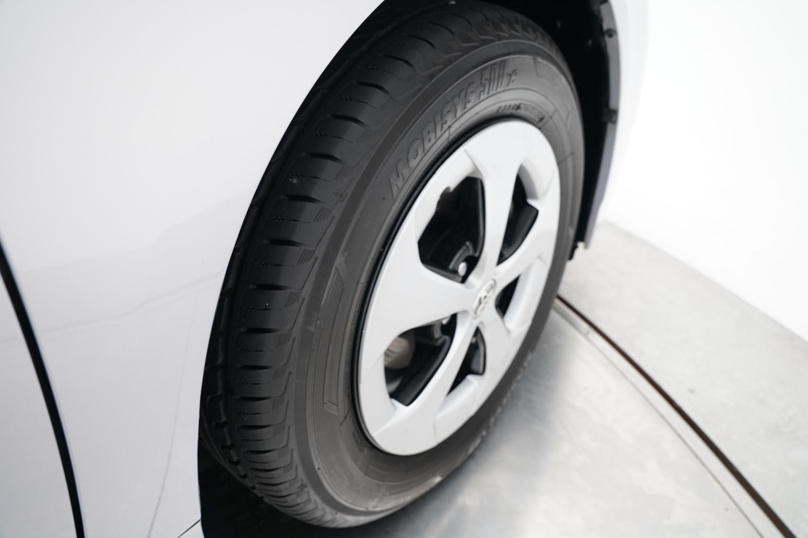 Toyota Prius 1.8 Hybrid S