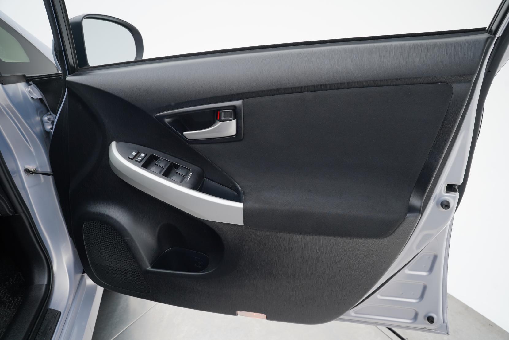 Toyota Prius 1.8 Hybrid S