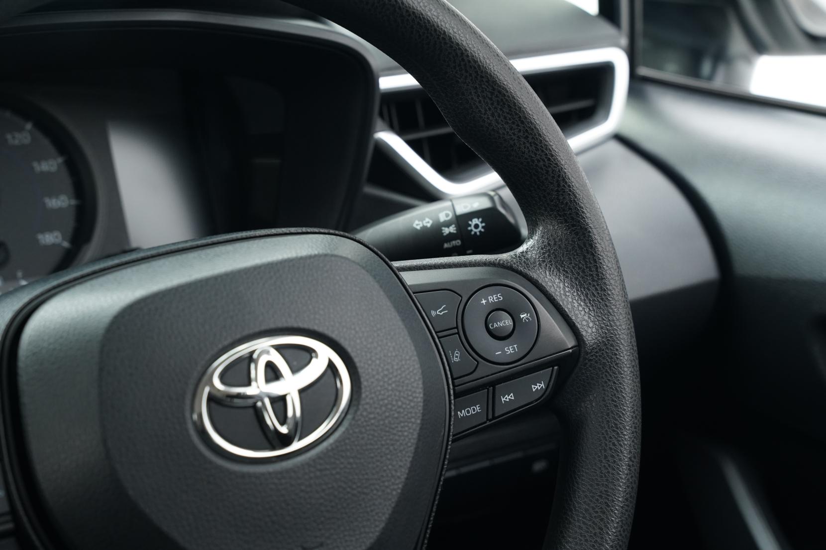 Toyota Corolla 1.8 HYBRID G-X