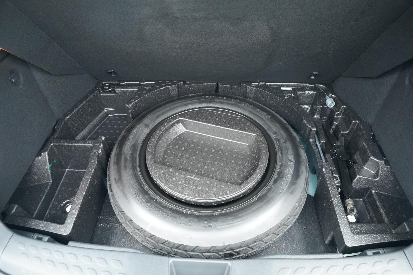 Toyota C-HR 1.8 Hybrid S