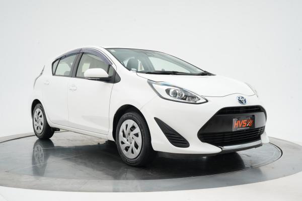 Toyota Aqua 1.5 Hybrid L