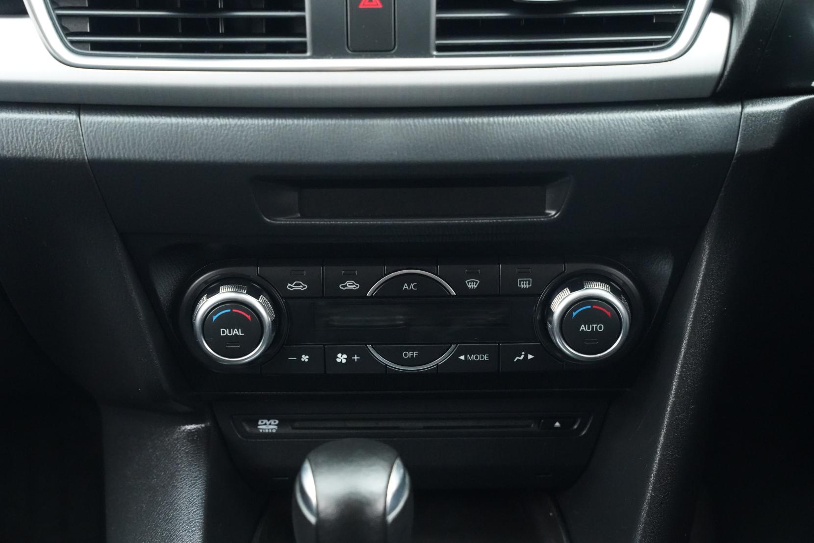 Mazda Axela 2.0 20S Touring