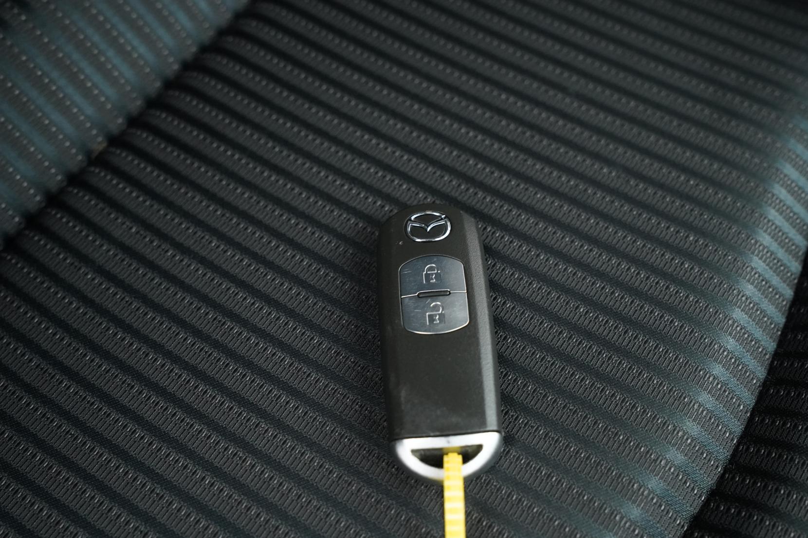 Mazda Axela 2.0 20S Touring