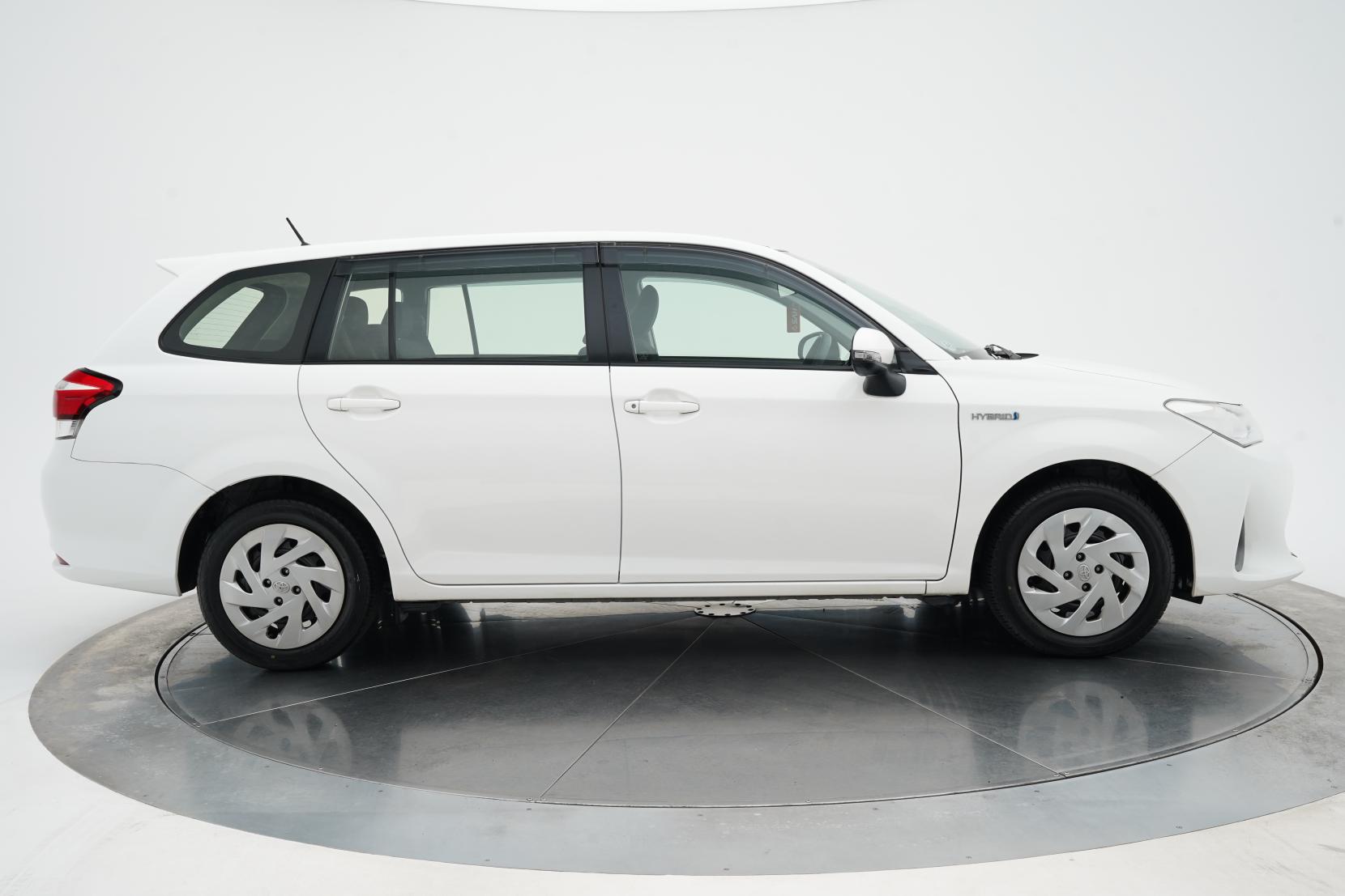 Toyota Corolla 1.5 Fielder Hybrid Facelift 8SRS