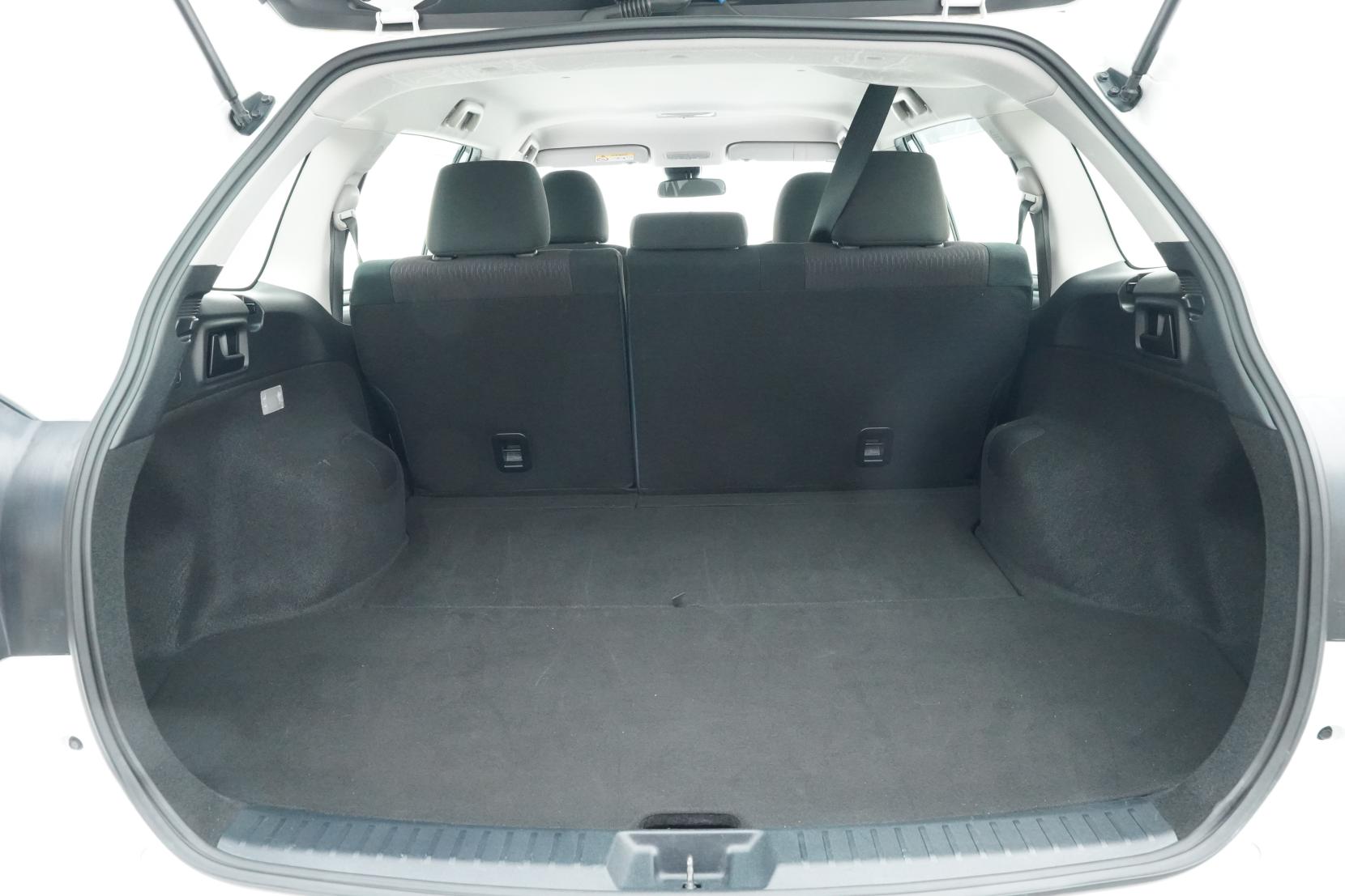 Toyota Corolla 1.5 Fielder Hybrid Facelift 8SRS