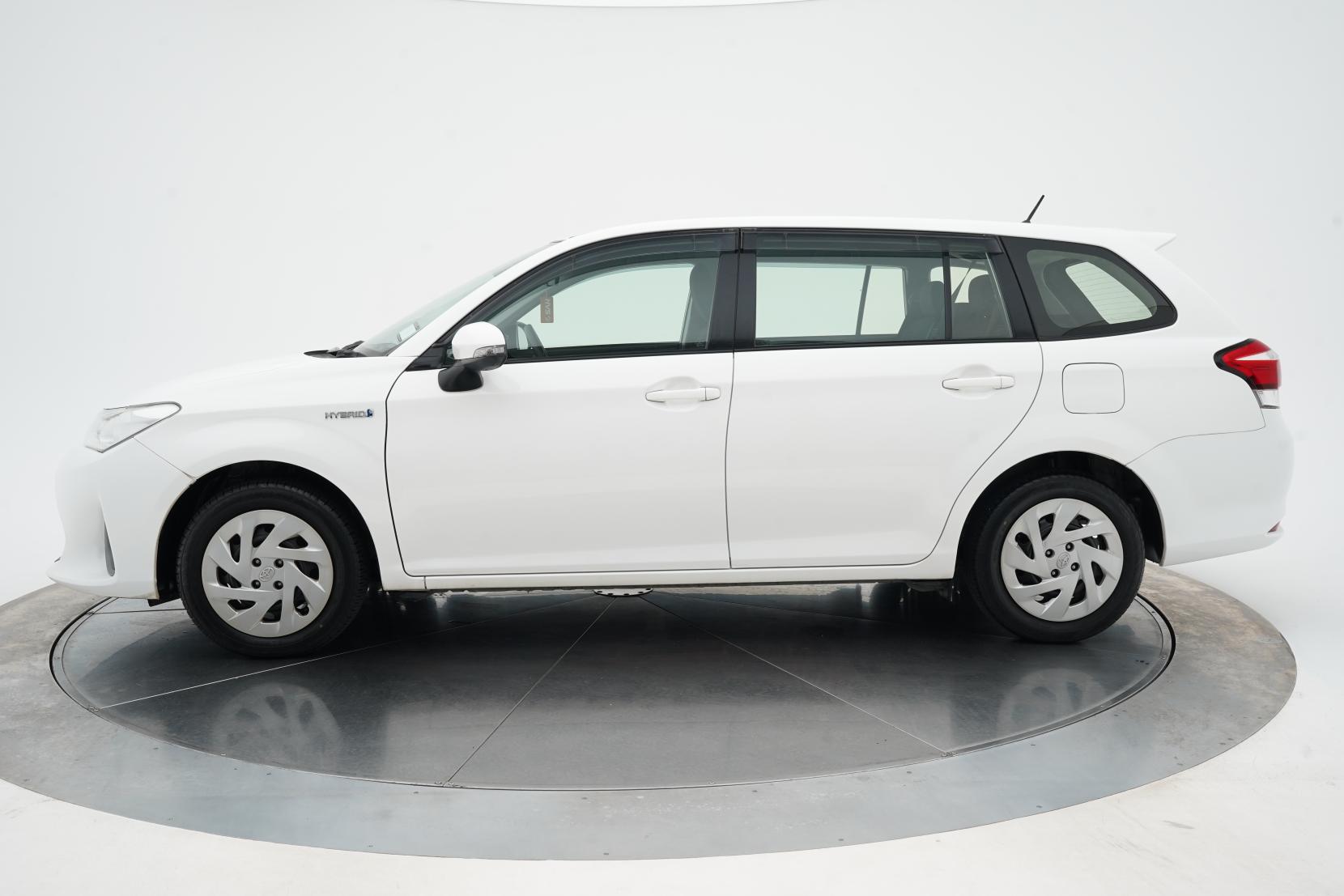 Toyota Corolla 1.5 Fielder Hybrid Facelift 8SRS