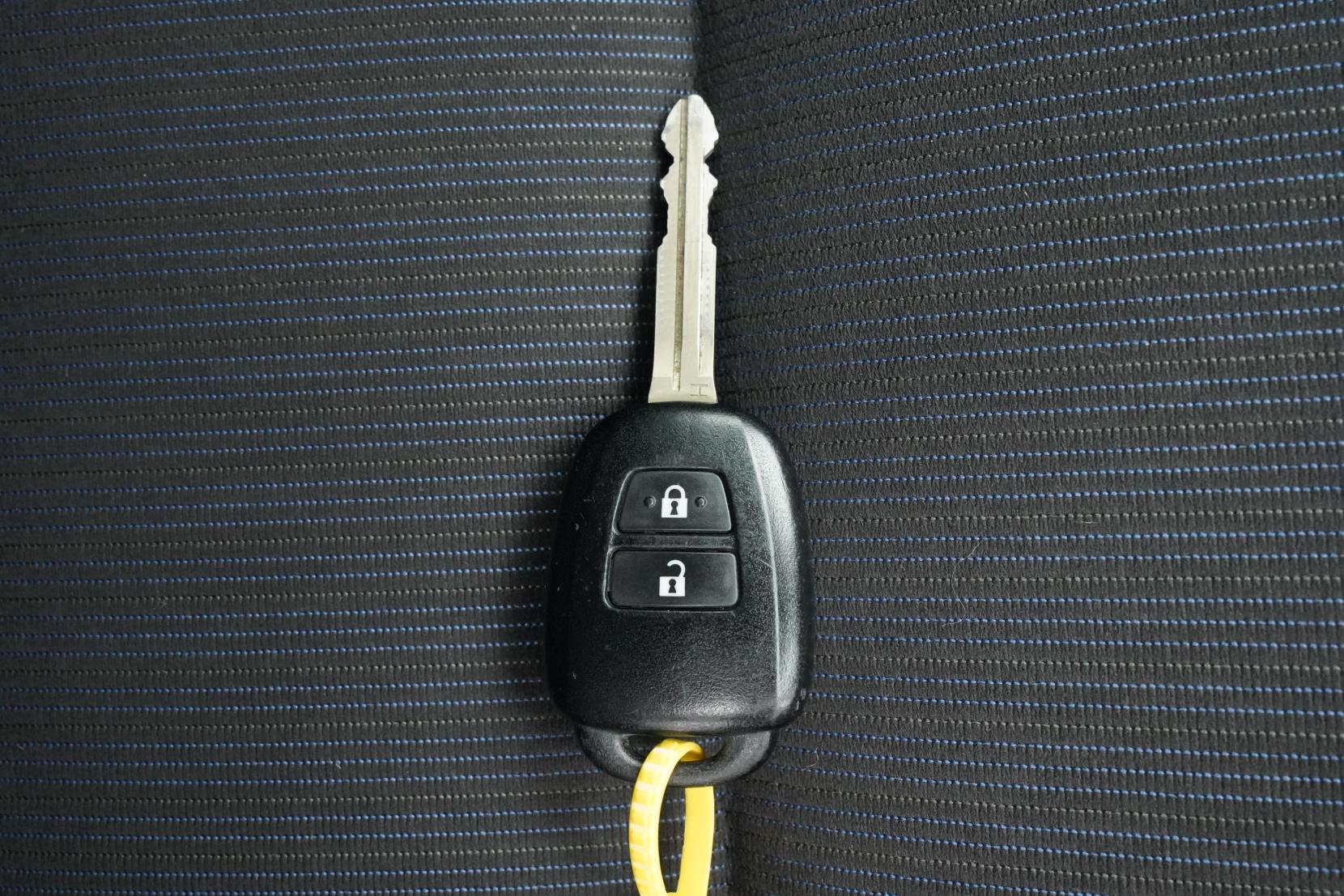 Toyota Corolla 1.5 Fielder Hybrid Facelift 8SRS