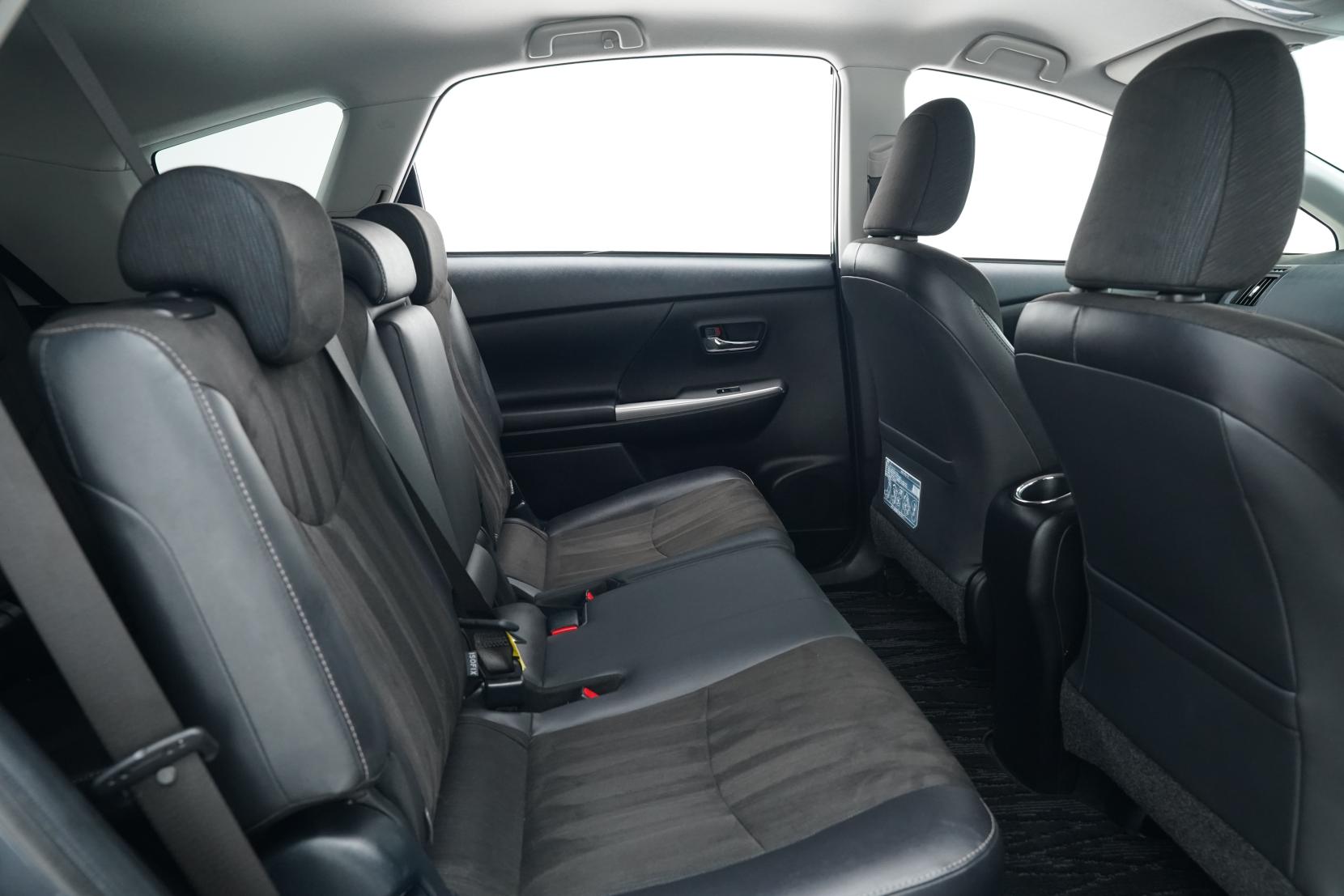Toyota Prius Alpha G 7 Seater