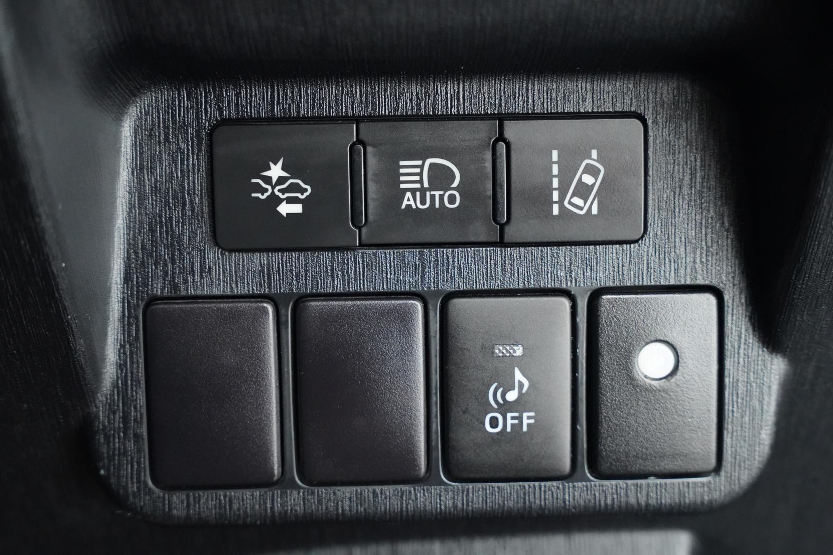Toyota Prius Alpha G 7 Seater