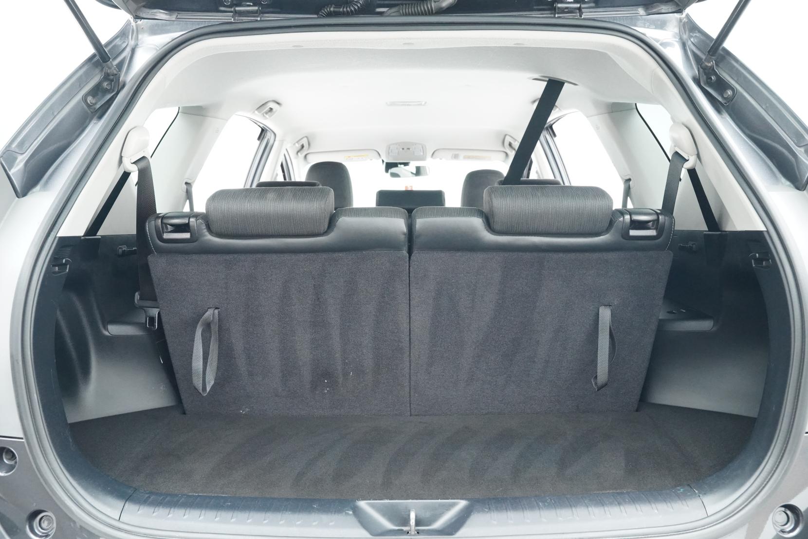 Toyota Prius Alpha G 7 Seater