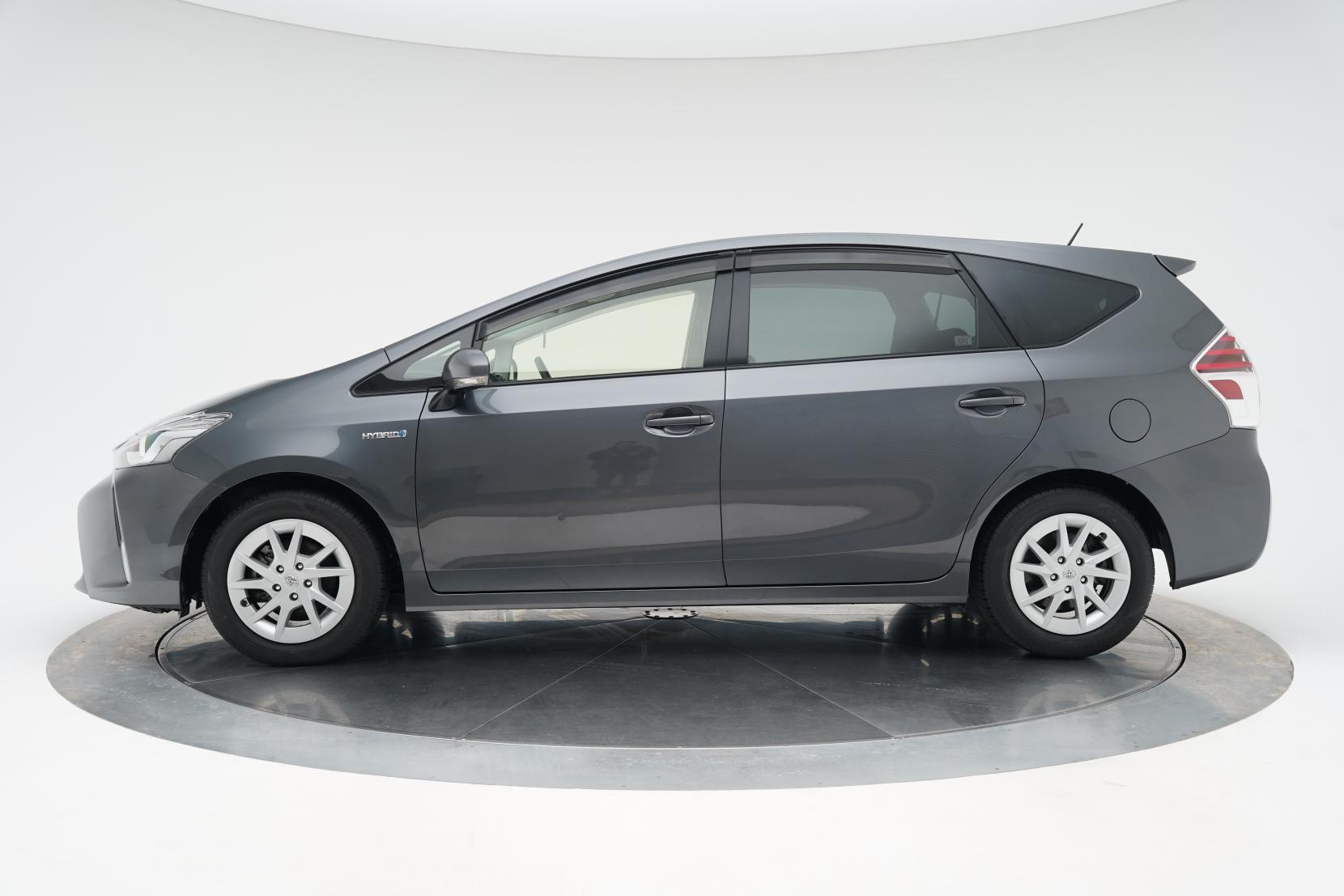Toyota Prius Alpha G 7 Seater