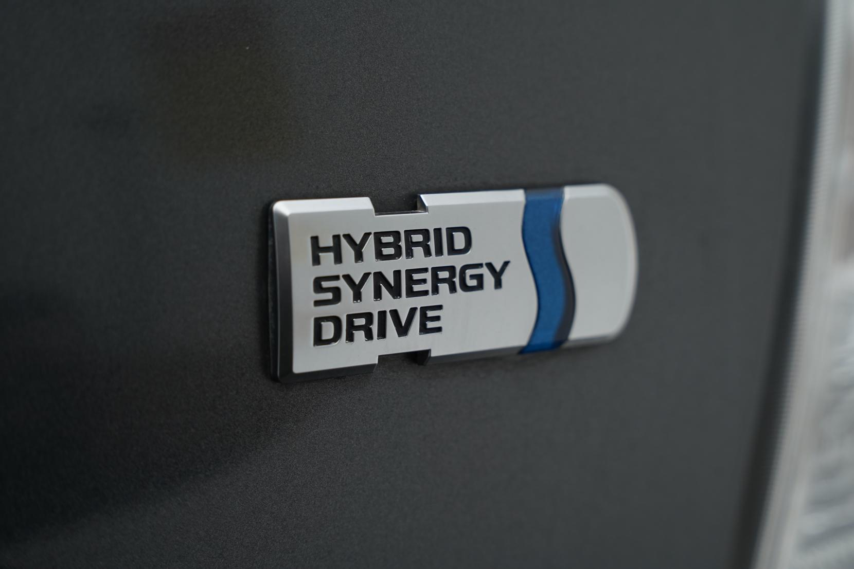 Toyota Prius Alpha G 7 Seater