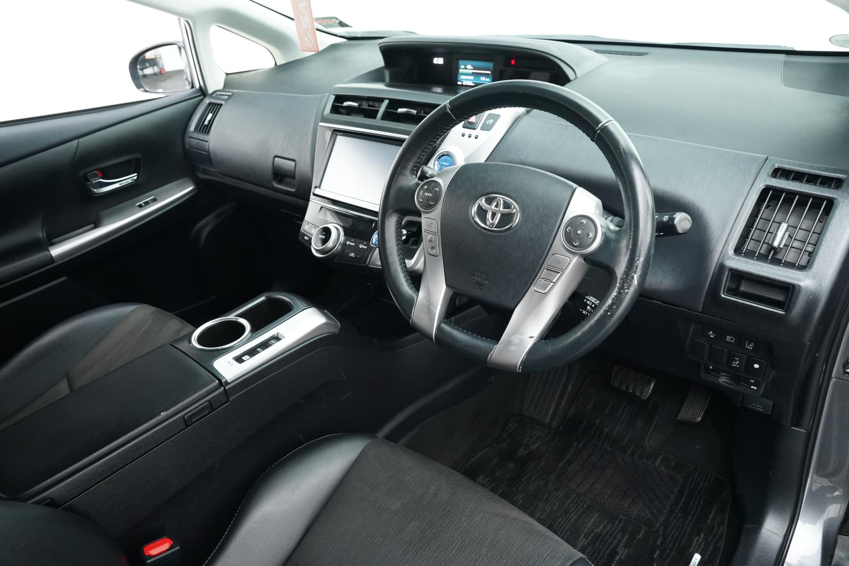 Toyota Prius Alpha G 7 Seater