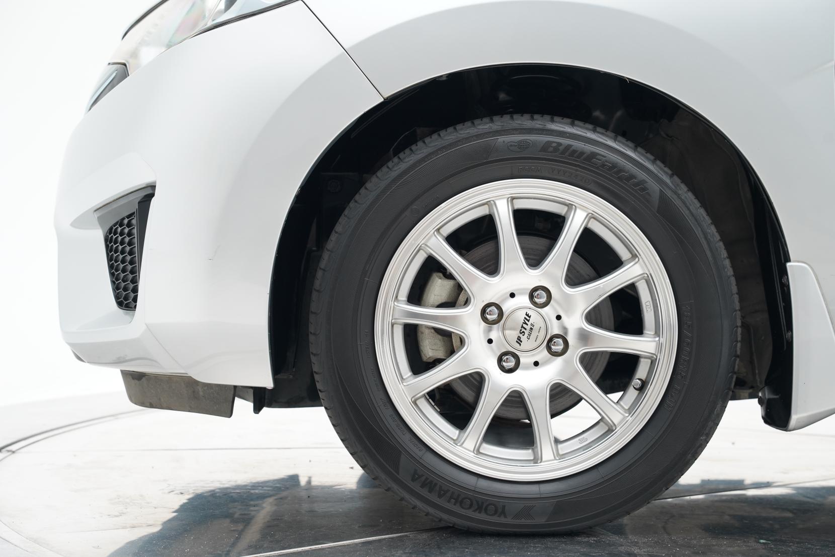 Honda Fit 1.5 Hybrid L PACKAGE