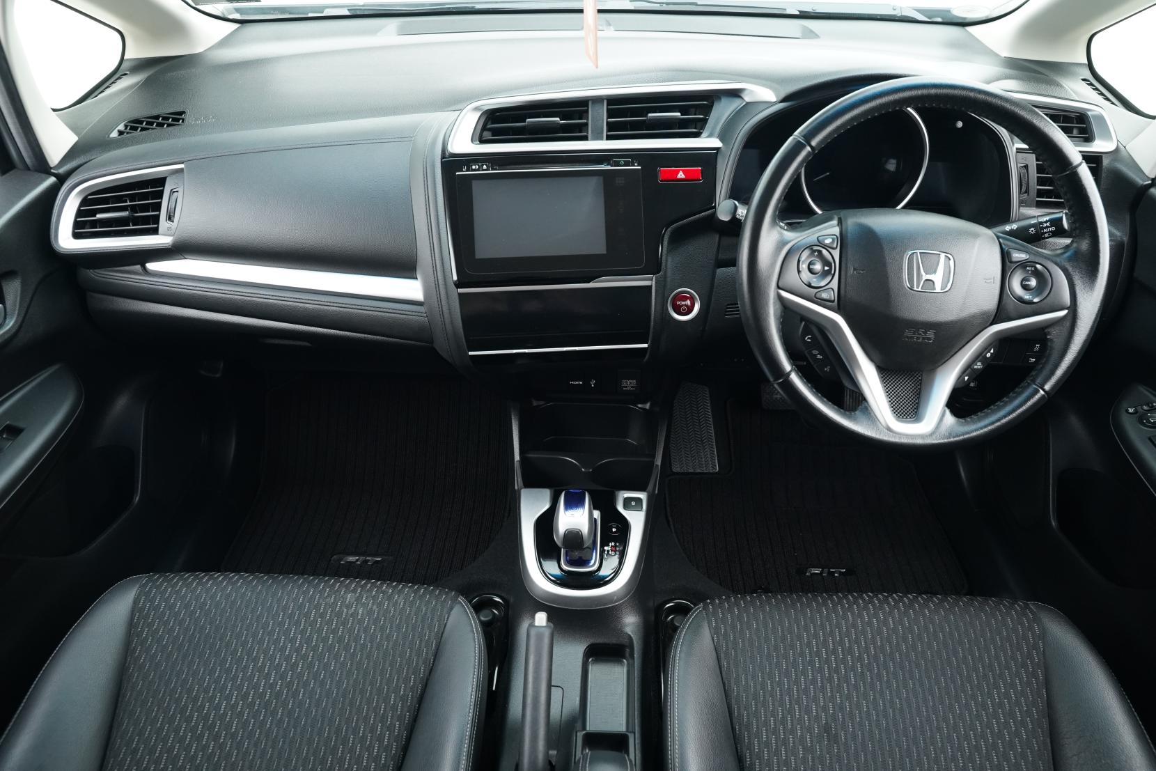 Honda Fit 1.5 Hybrid L PACKAGE