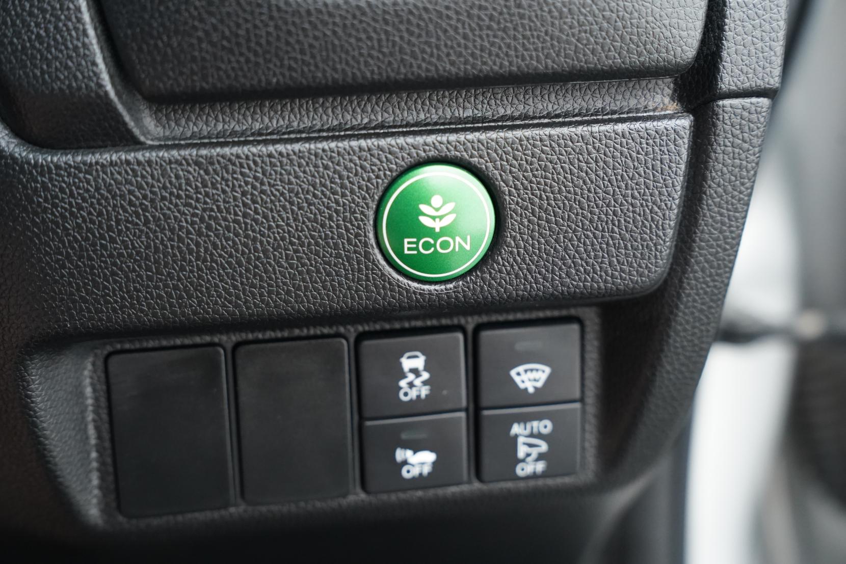 Honda Fit 1.5 Hybrid L PACKAGE