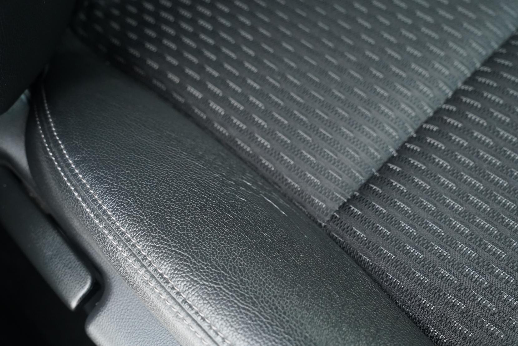 Honda Fit 1.5 Hybrid L PACKAGE