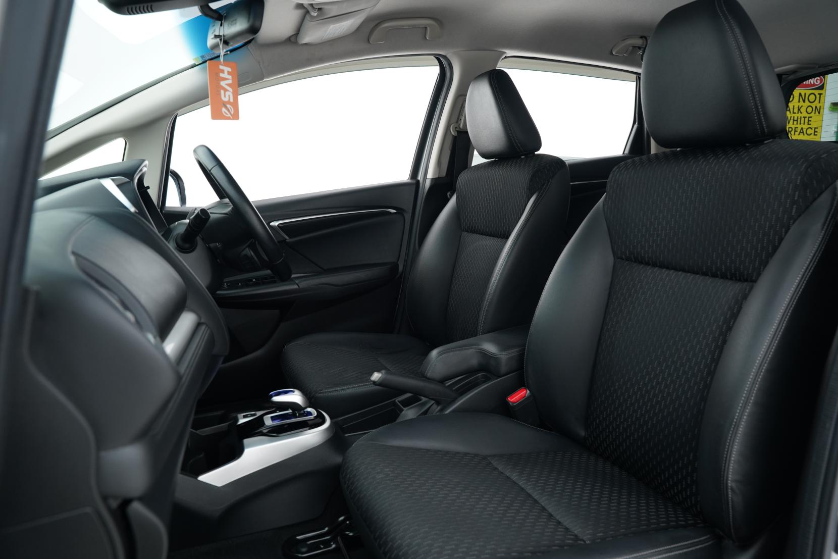 Honda Fit 1.5 Hybrid L PACKAGE